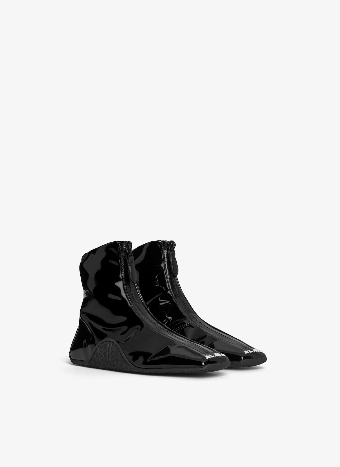 LA SNEAKER IN STRETCH PATENT FABRIC ALAÏA BLACK LA SNEAKER IN STRETCH PATENT FABRIC